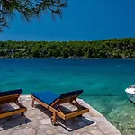 Hidden Heaven Private - Heated Pool Milna (Brac)