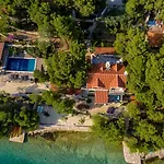 Hidden Heaven Private - Heated Pool Villa Milna (Brac)