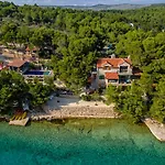 Villa Hidden Heaven Private - Heated Pool