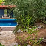 Villa Hidden Heaven Private - Heated Pool
