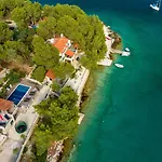 Villa Hidden Heaven Private - Heated Pool *