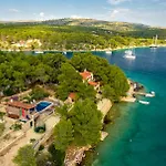 Hidden Heaven Private - Heated Pool Villa Milna (Brac)