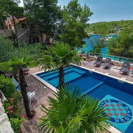 Villa Hidden Heaven Private - Heated Pool *