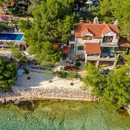 Вилла Hidden Heaven Private - Heated Pool *