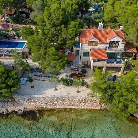 Вилла Hidden Heaven Private - Heated Pool Милна