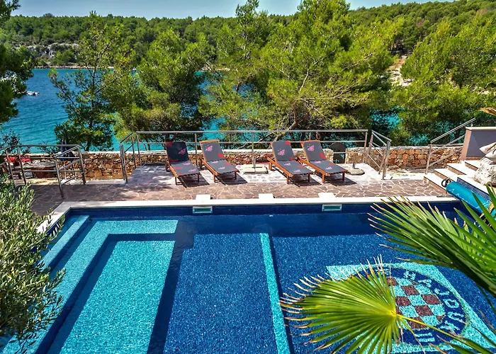 Vila Hidden Heaven Private - Heated Pool