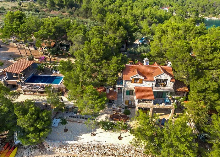 Hidden Heaven Private - Heated Pool Milna (Brac)